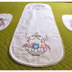 Vtg Hand Embroidered Floral Baskets Dining Table Server Buffet Linen 3 Piece Set